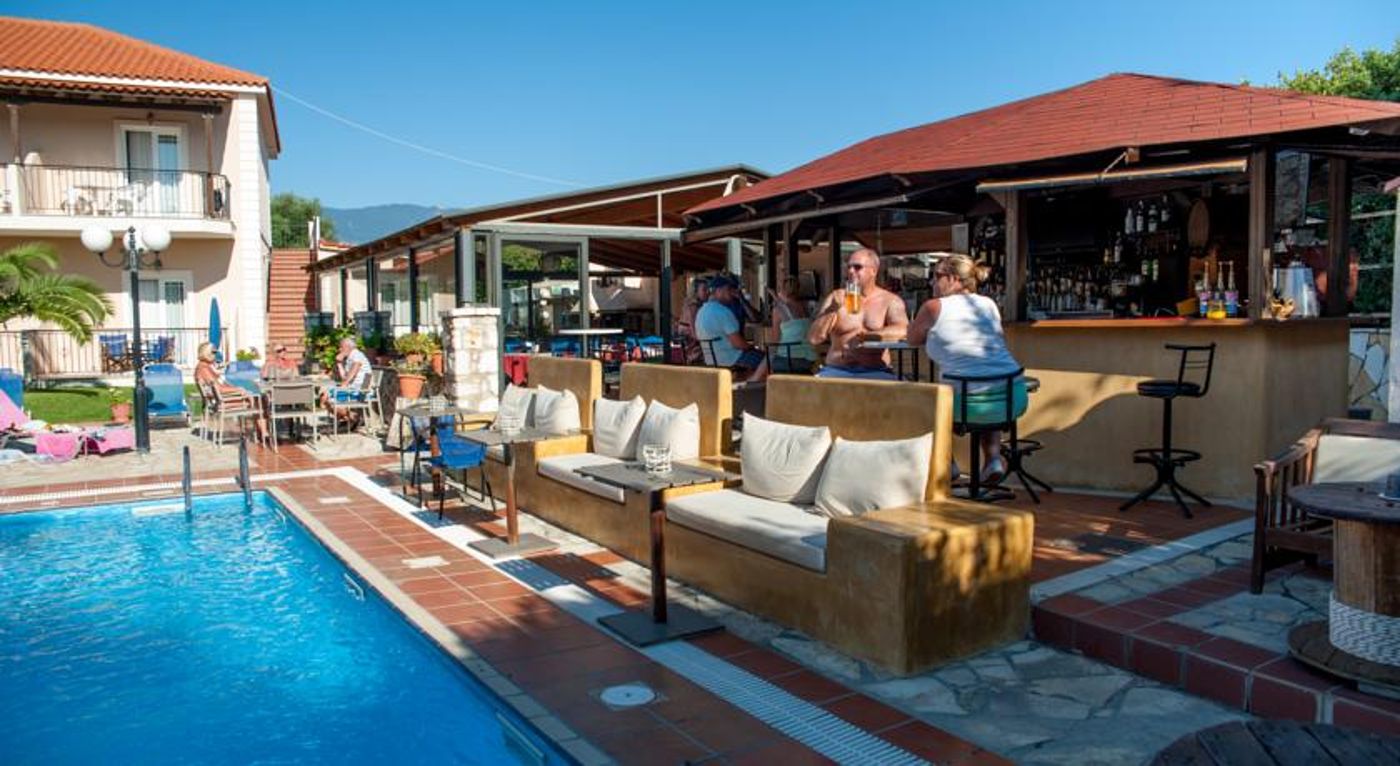 Sotiris-Apartments-Bar-16