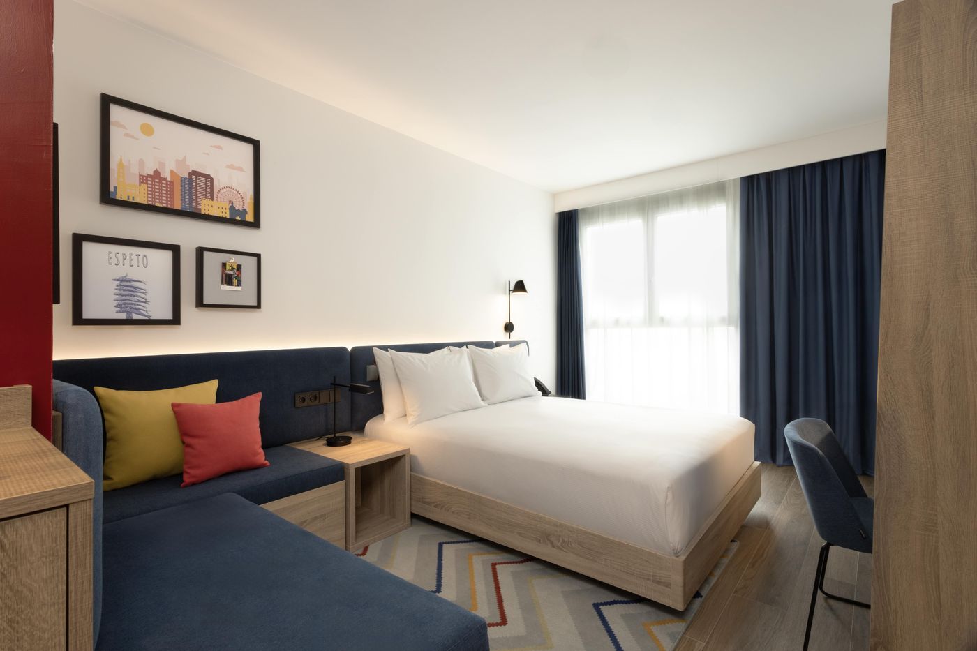 Hampton-By-Hilton-Malaga-Martiricos-Room-7