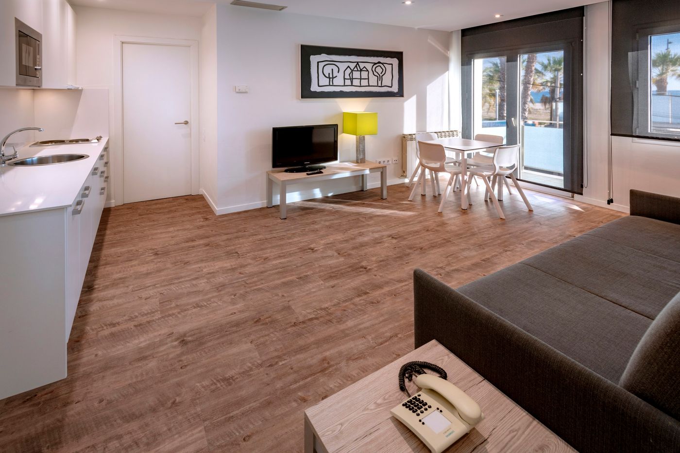 Apartamentos-Playa-De-Castelldefels-Room-6