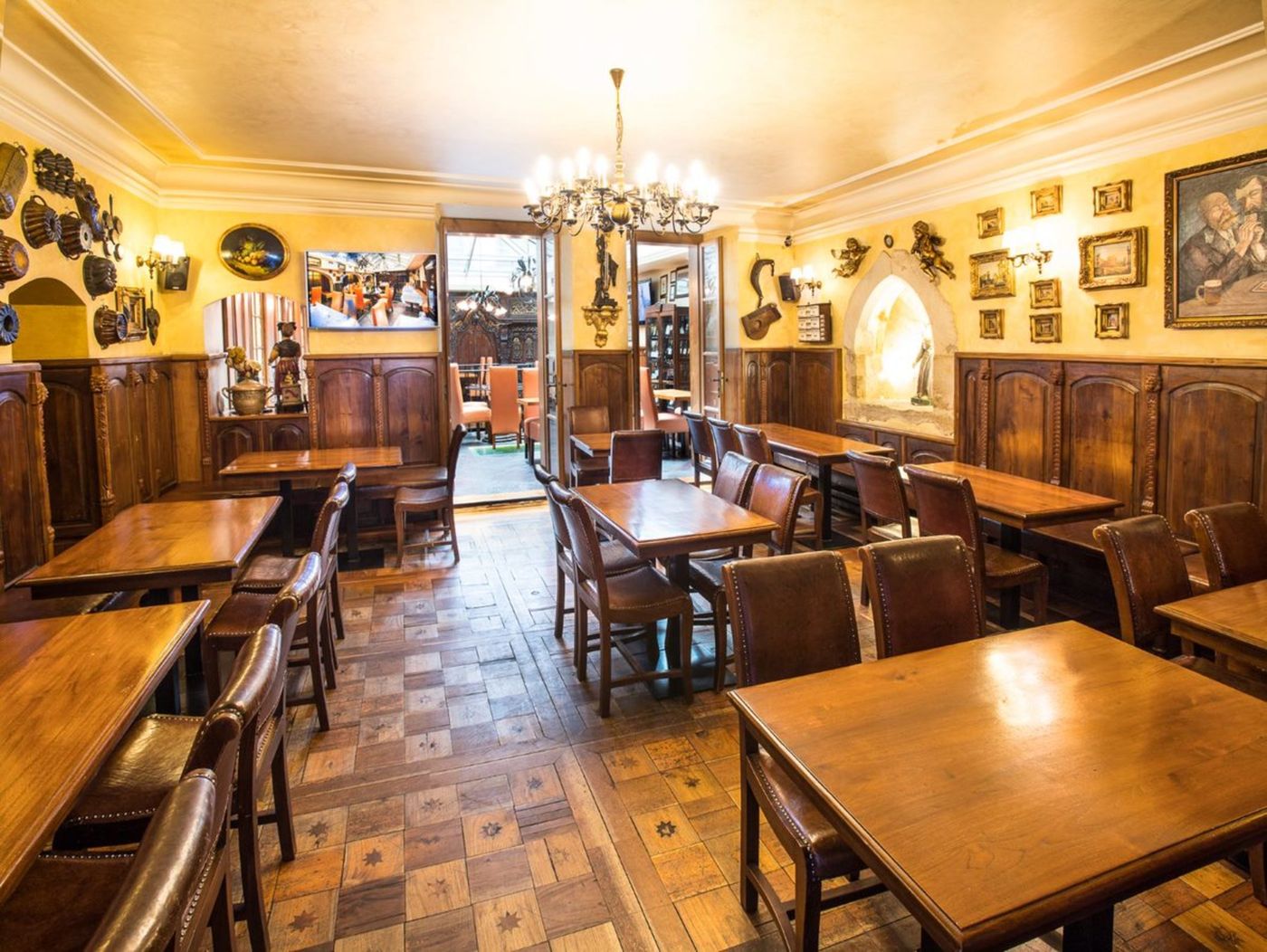 Hotel-U-Zlateho-Stromu-Prague-by-BHG-Restaurant-12