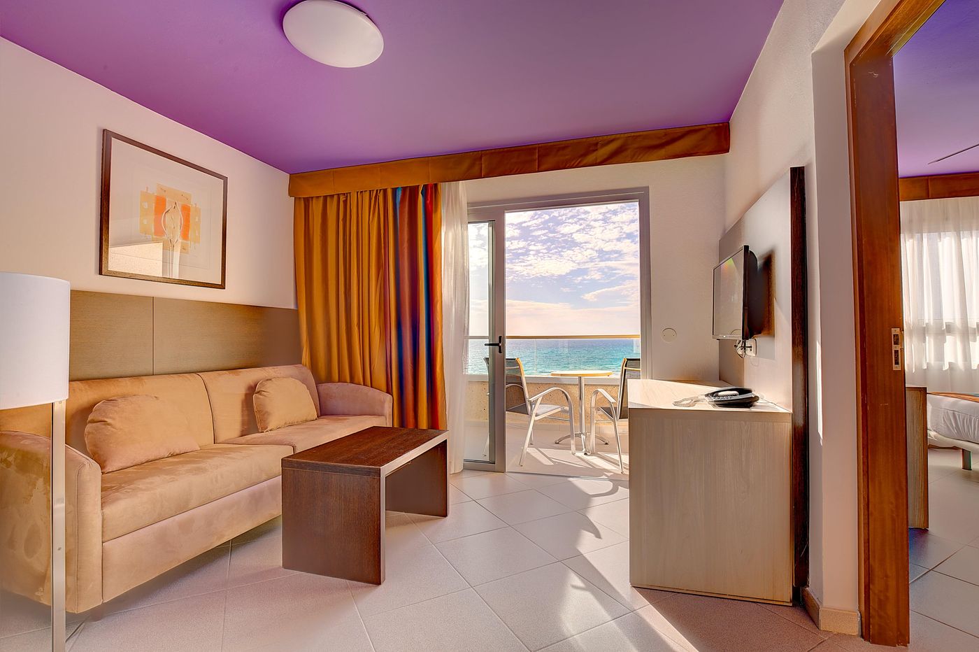 SBH-Monica-Beach-Room-12