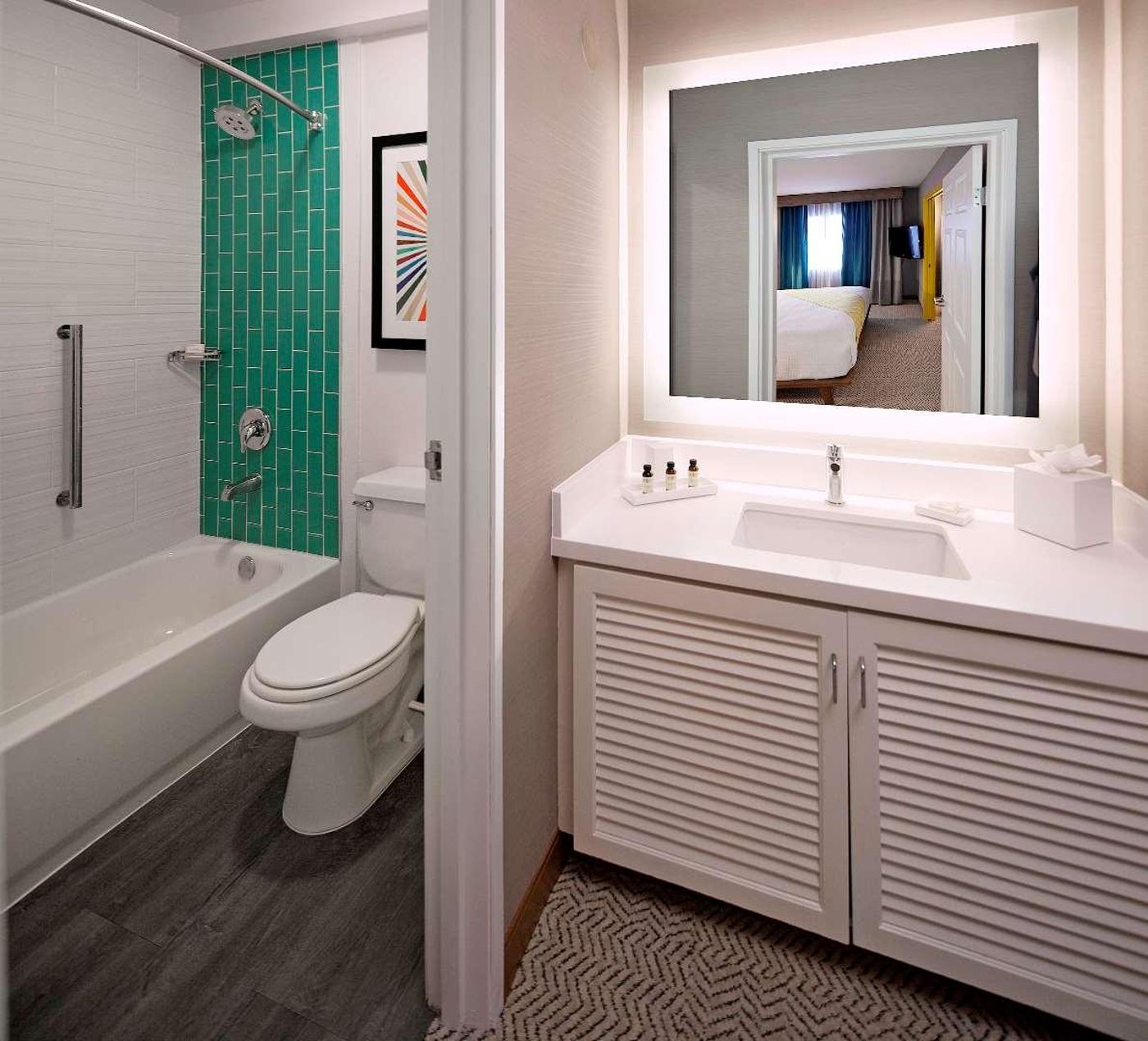 The-Kinney-Venice-Beach-Room-12