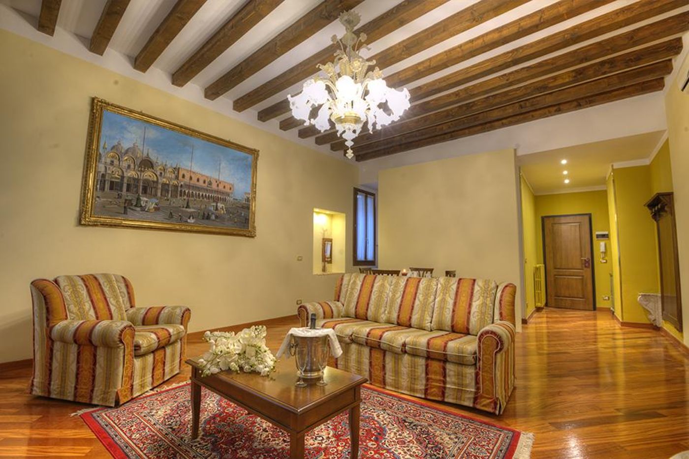 Ca--Dell-Arte-Suites-Room-15