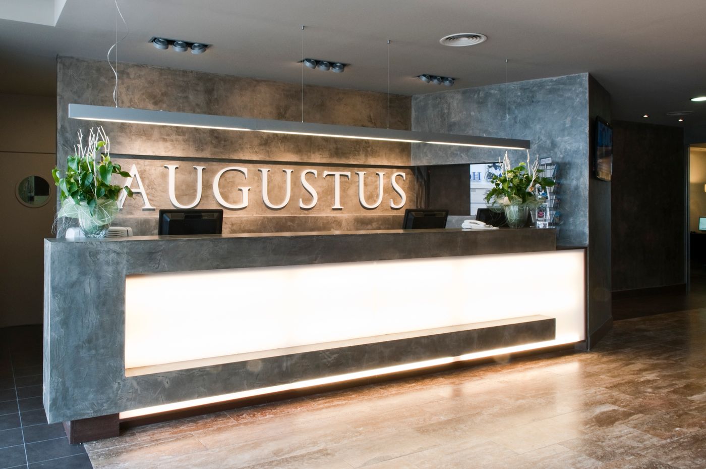 Augustus-Hotel-Lobby-58