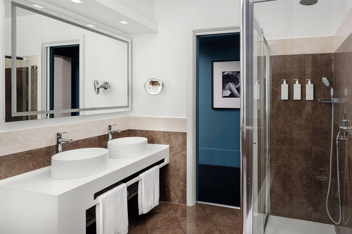 Sina-Bernini-Bristol--Autograph-Collection-Room-59