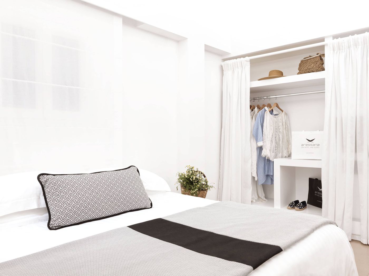 Aressana-Spa-Hotel---Suites-Room-31