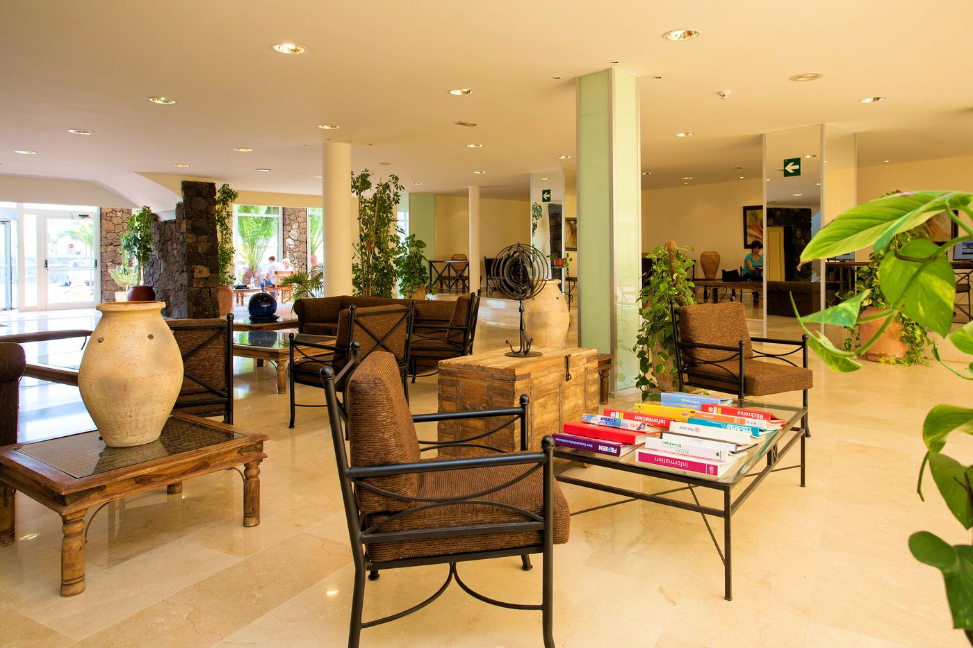 SBH-Royal-M----nica-Lobby-24