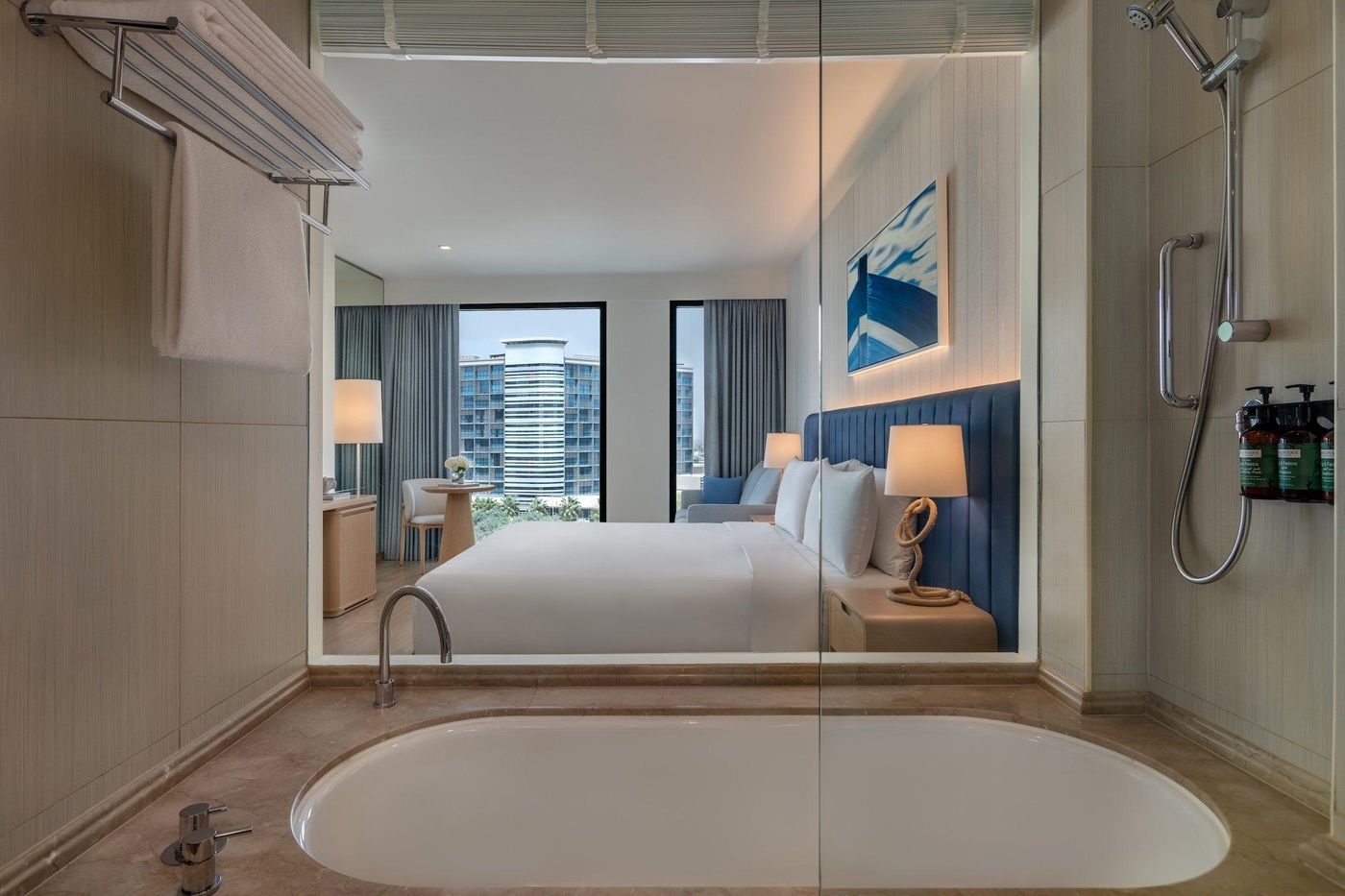 Crowne-Plaza-Hotel-Abu-Dhabi-Yas-Island-Room-37