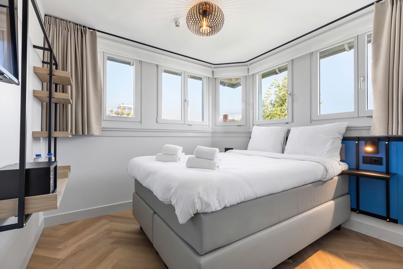 Dutch-Design-Hotel-Vondelpark-Room-7