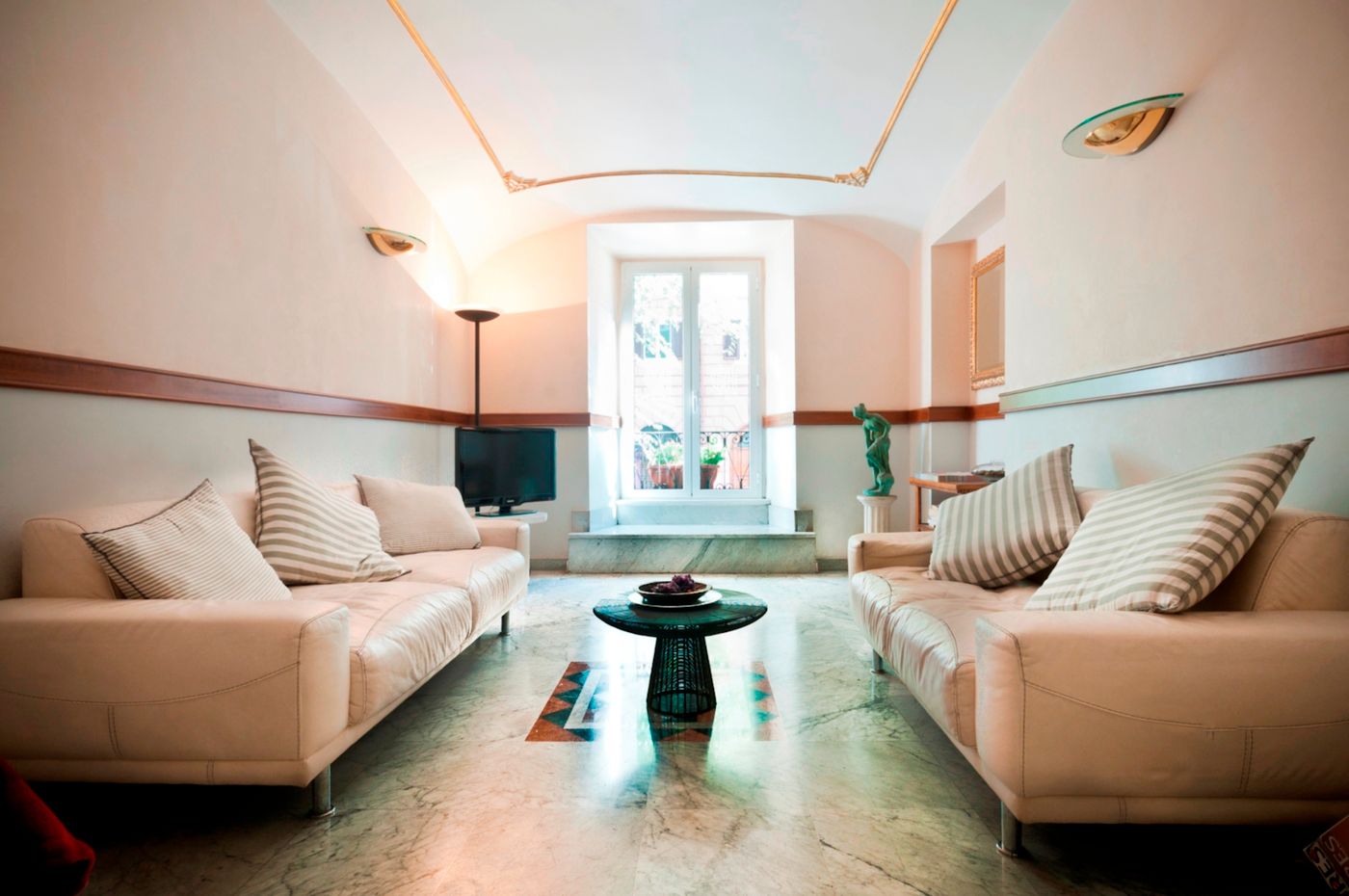 Priscilla-Italy-ROME-General view-3