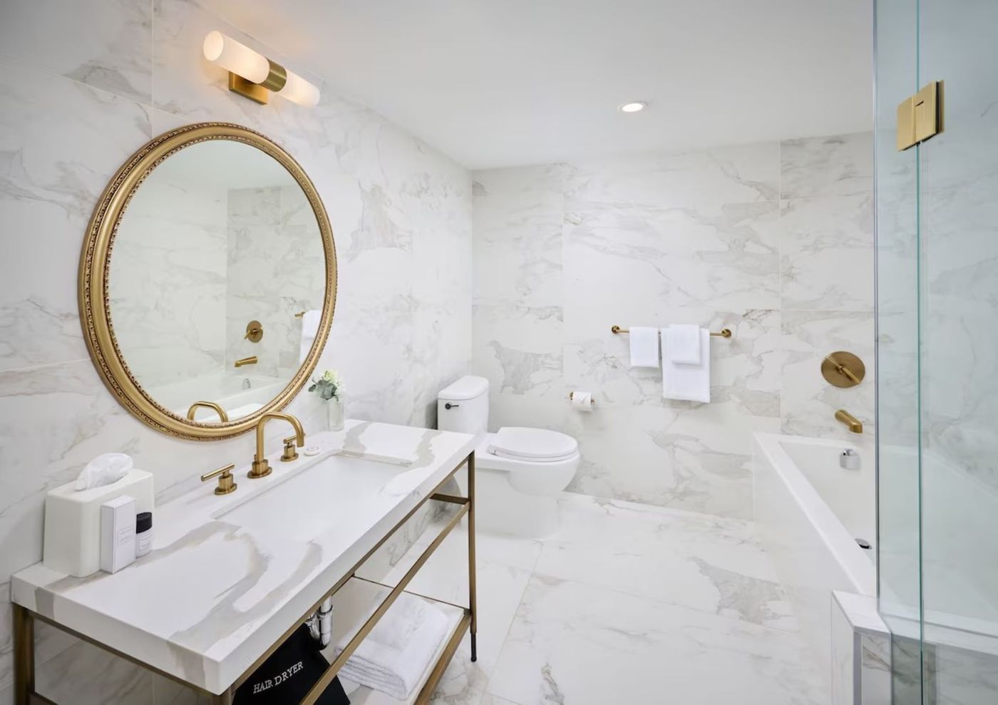 Pantages Hotel Downtown Toronto-Canada-TORONTO-Room-9