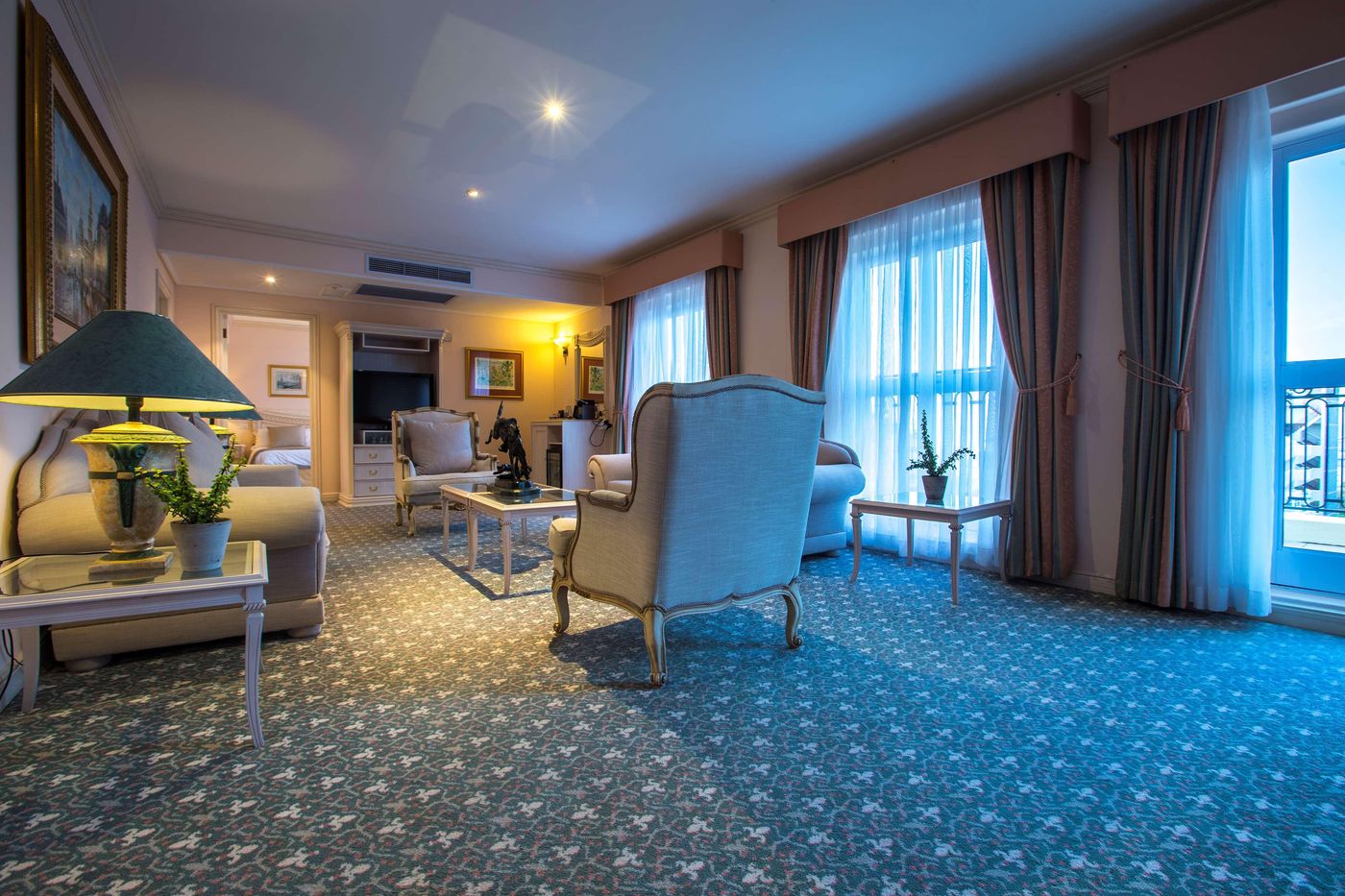 Radisson-Blu-Le-Vendome-Room-24