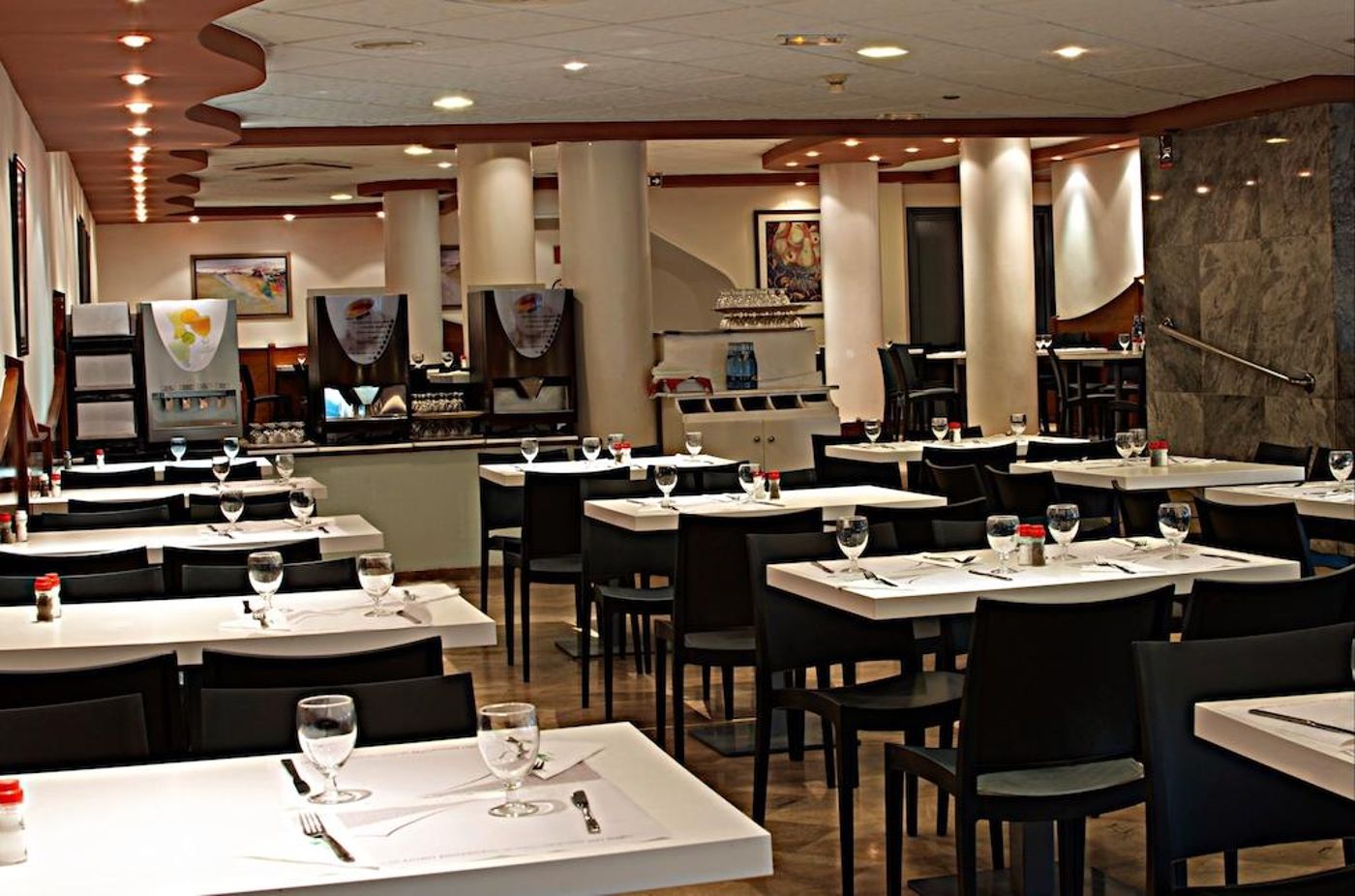 Oasis-Plaza-Restaurant-11