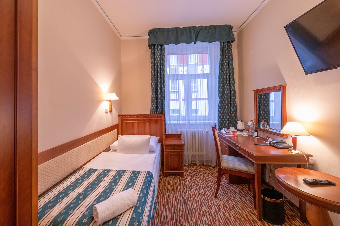 Hotel-Meteor-Plaza-Prague-Room-12