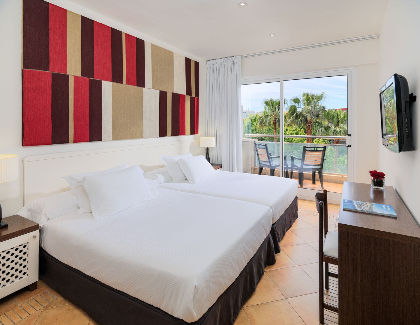 H10-Vintage-Salou---Adults-Only--16---Room-27