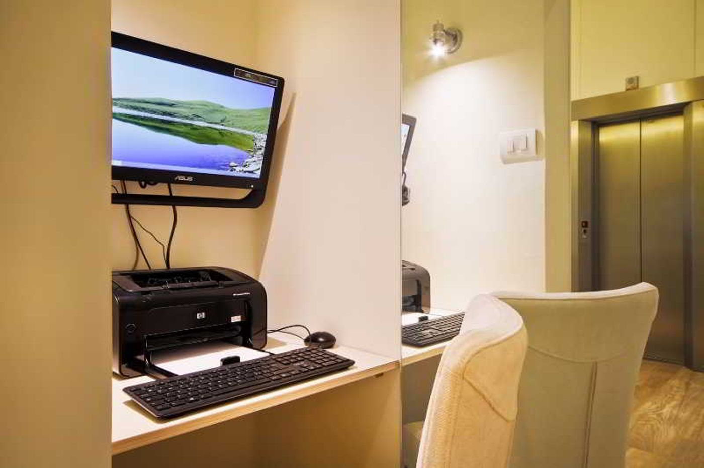 Italia-Hotel-Lobby-23