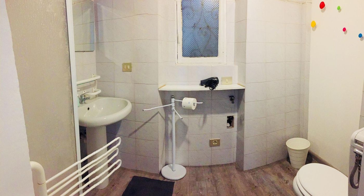 Bed2Go - Italy - TURIN - Room - 2