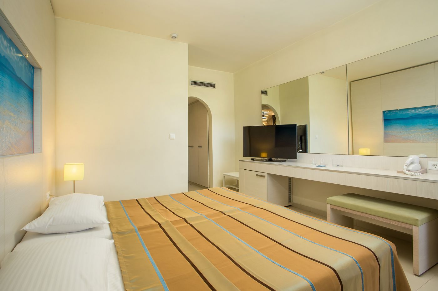 Lindos-White-Hotel---Suites-Room-28
