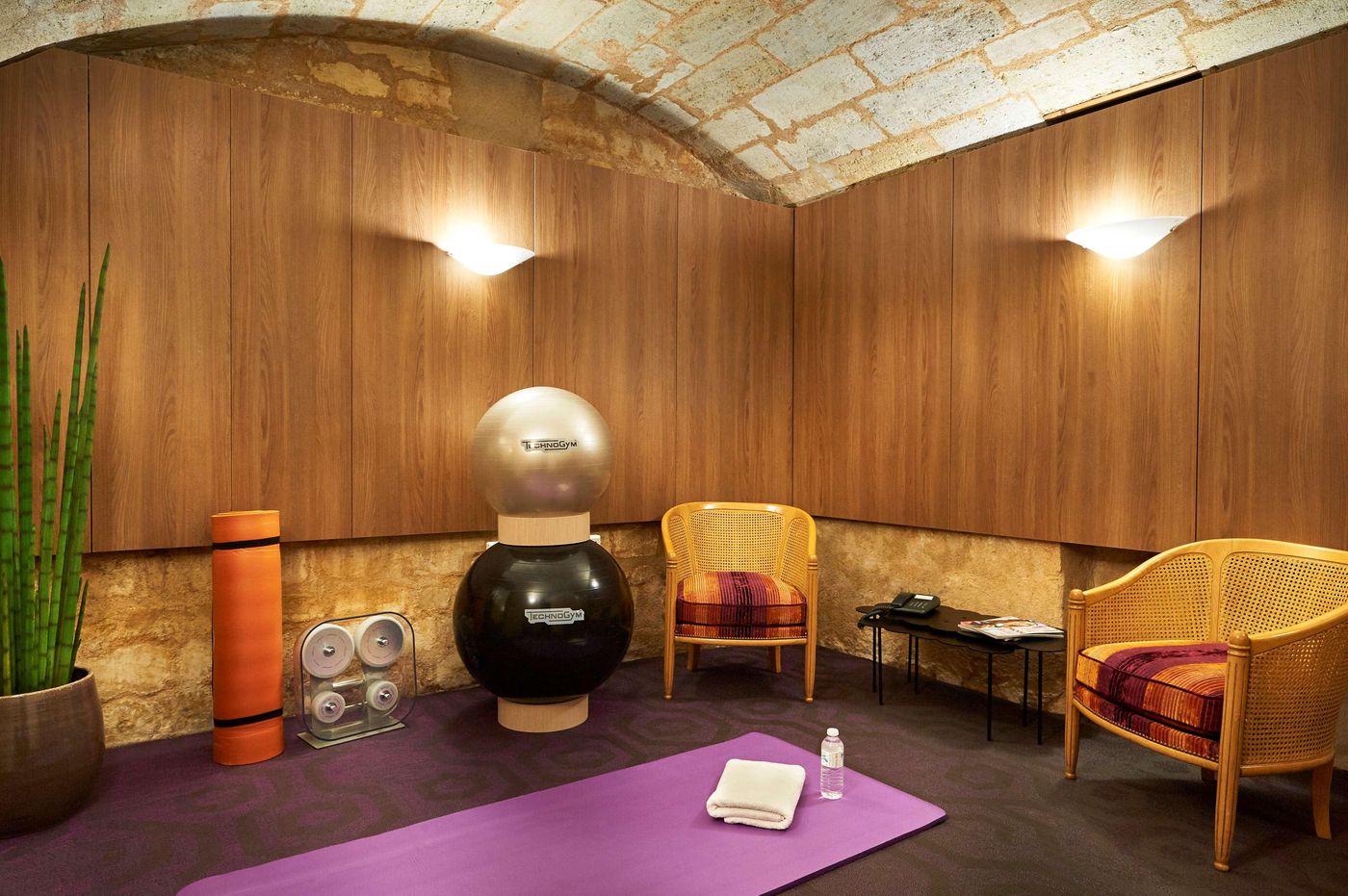 Best Western Premier Hotel Bayonne Etche Ona - Bor - France - Bordeaux - Sports and Entertainment - 1