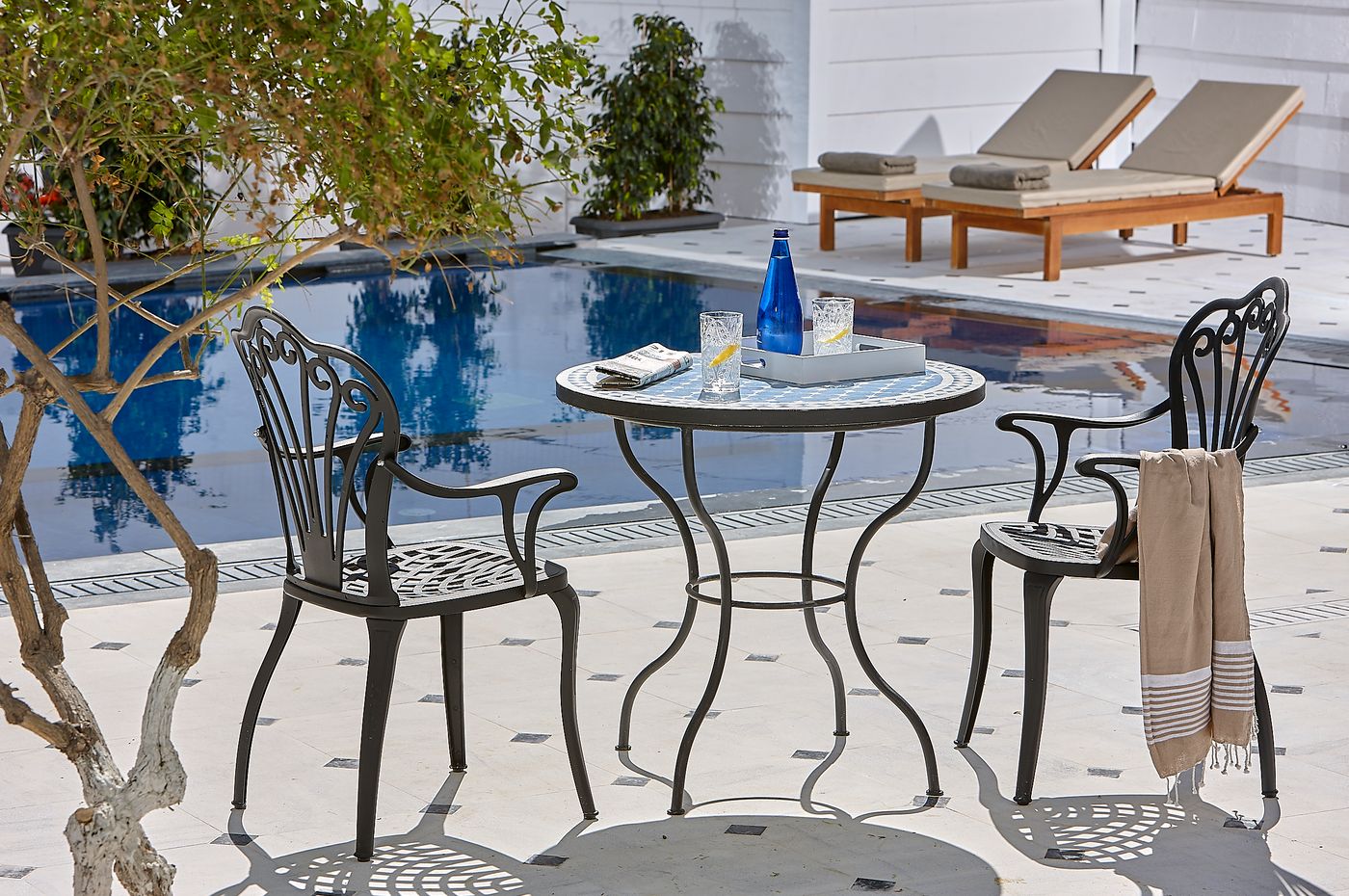 Vasia Boulevard - Adults Only