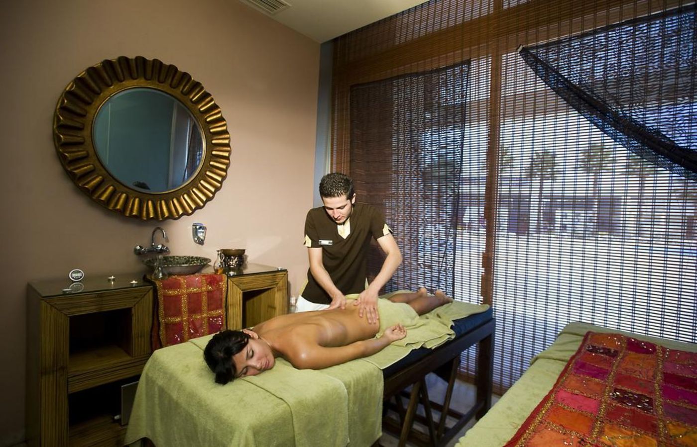 Crystal-Centro-Sports-and-Entertainment-43