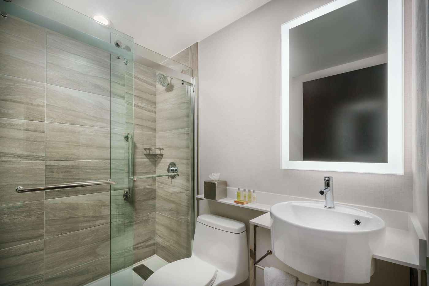 DoubleTree-by-Hilton-New-York-Times-Square-South-Room-19