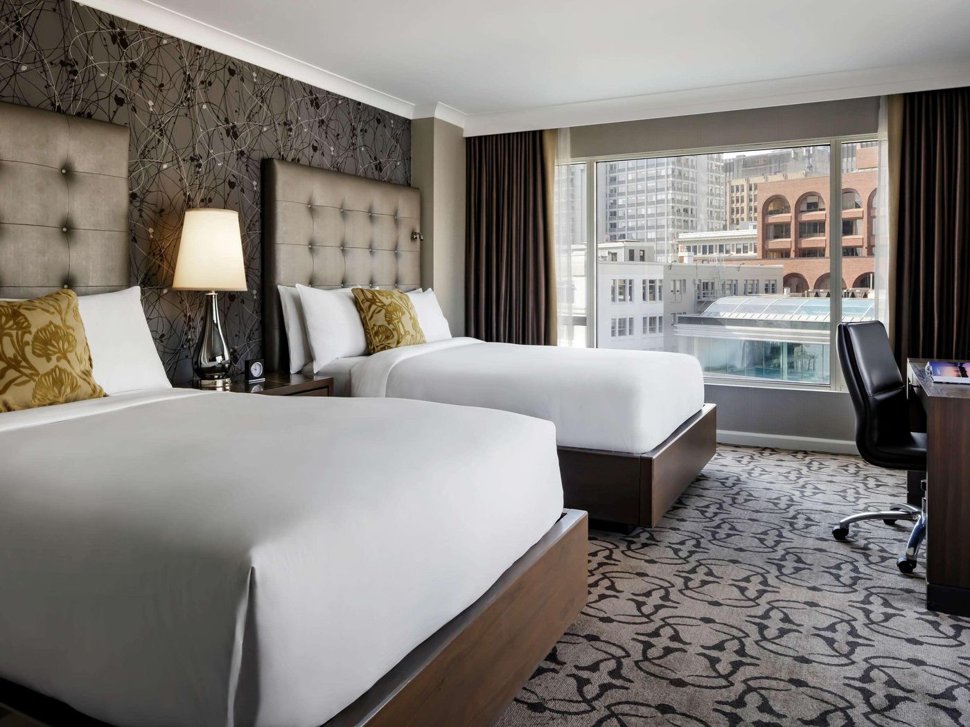 Fairmont-Waterfront-Room-43