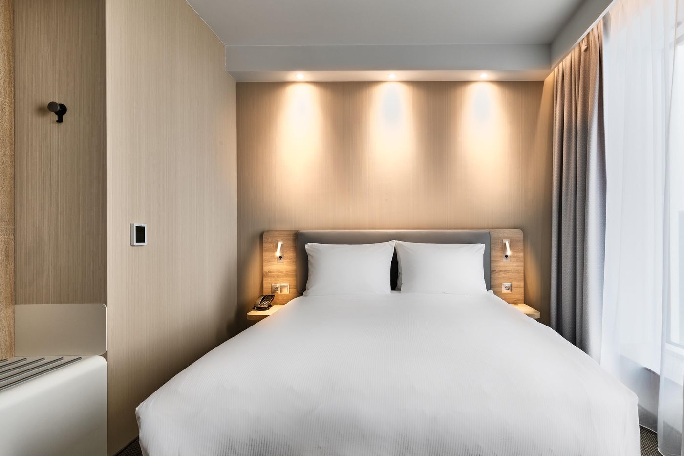 Holiday-Inn-Express-Warsaw---The-HUB-Room-30