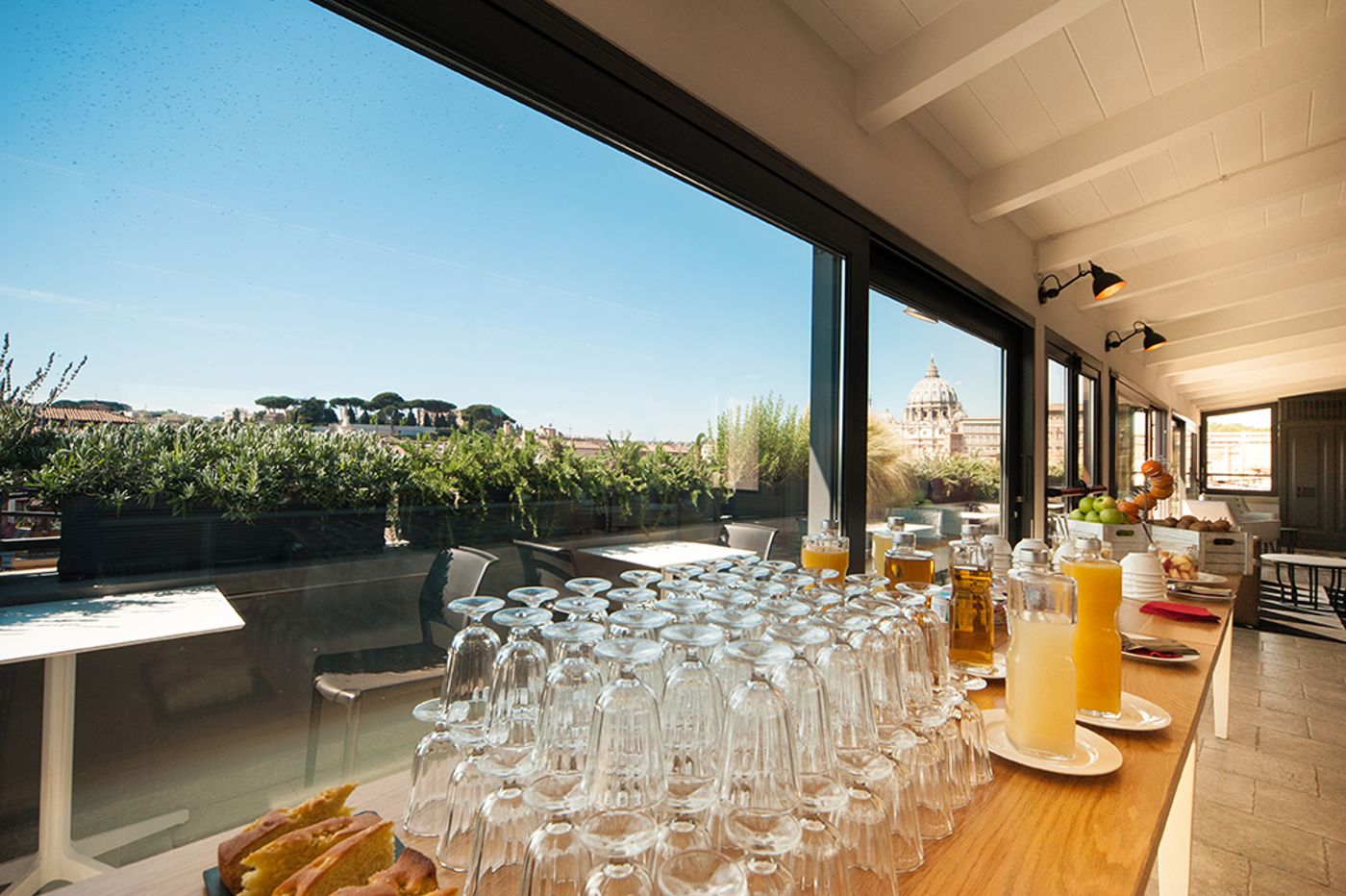 Residence-Trianon-Borgo-Pio-Terrace-25