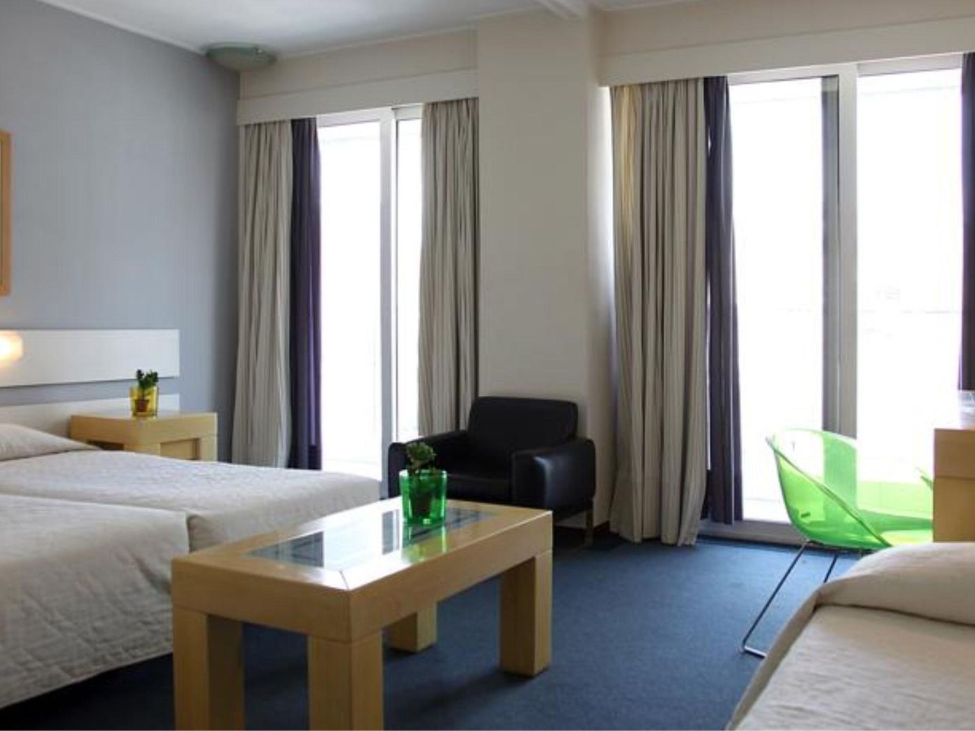 Dorian-Inn--Sure-Hotel-Collection-by-Best-Western-Room-31