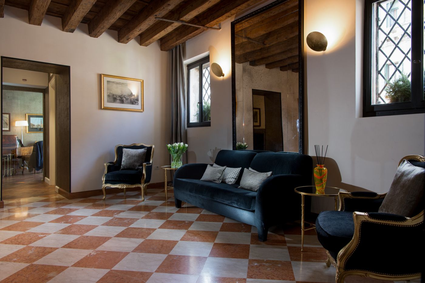 Sonder-Salute-Palace-Lobby-13