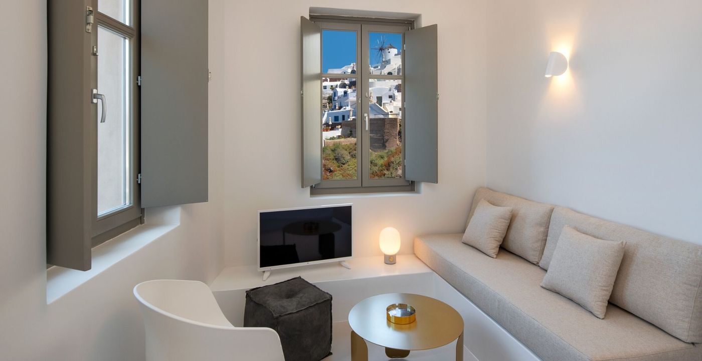 Old-Castle-Oia-Room-15