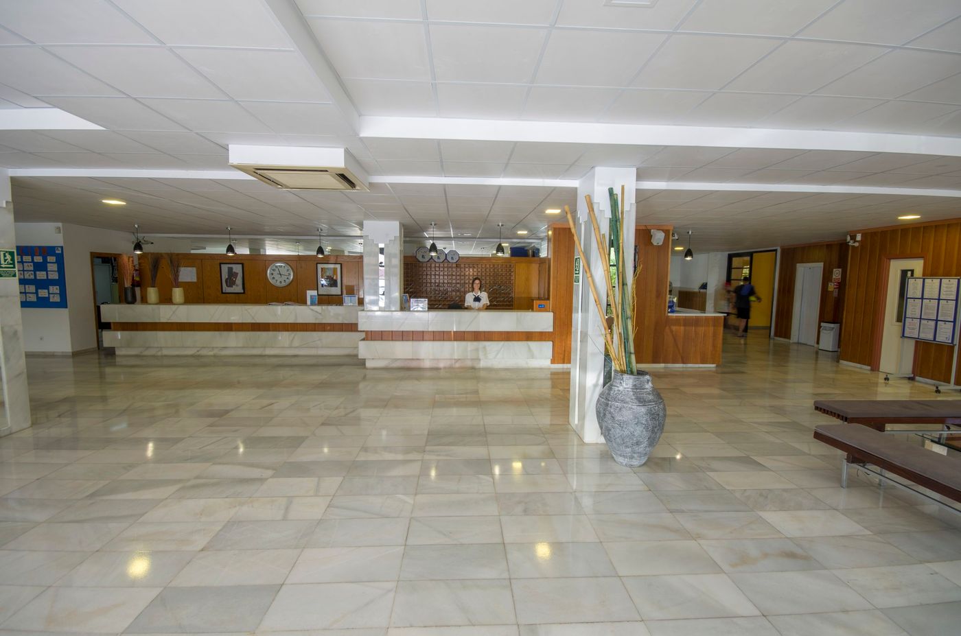 Azuline-Hotel-Mar-Amantis-Lobby-54