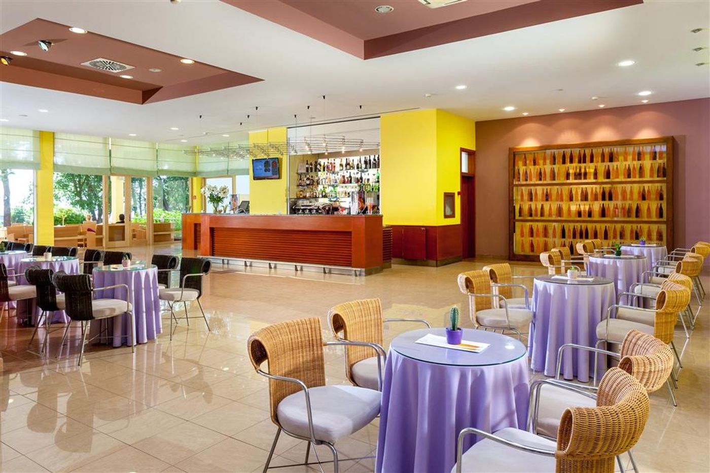 Hotel-Sol-Aurora-Bar-51