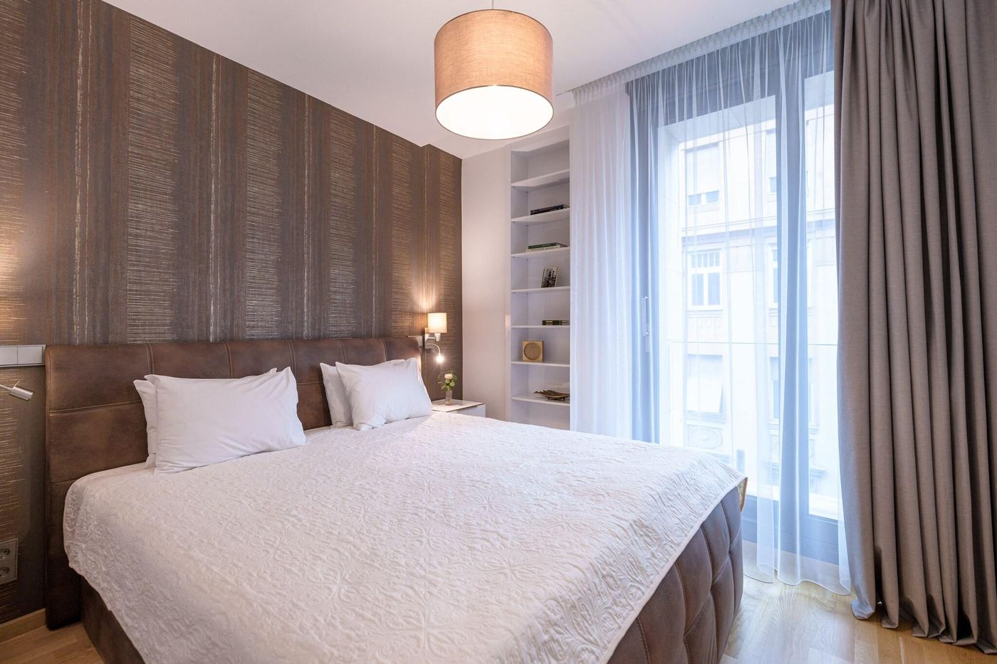 Hotel-Emerald---Suites-Room-57