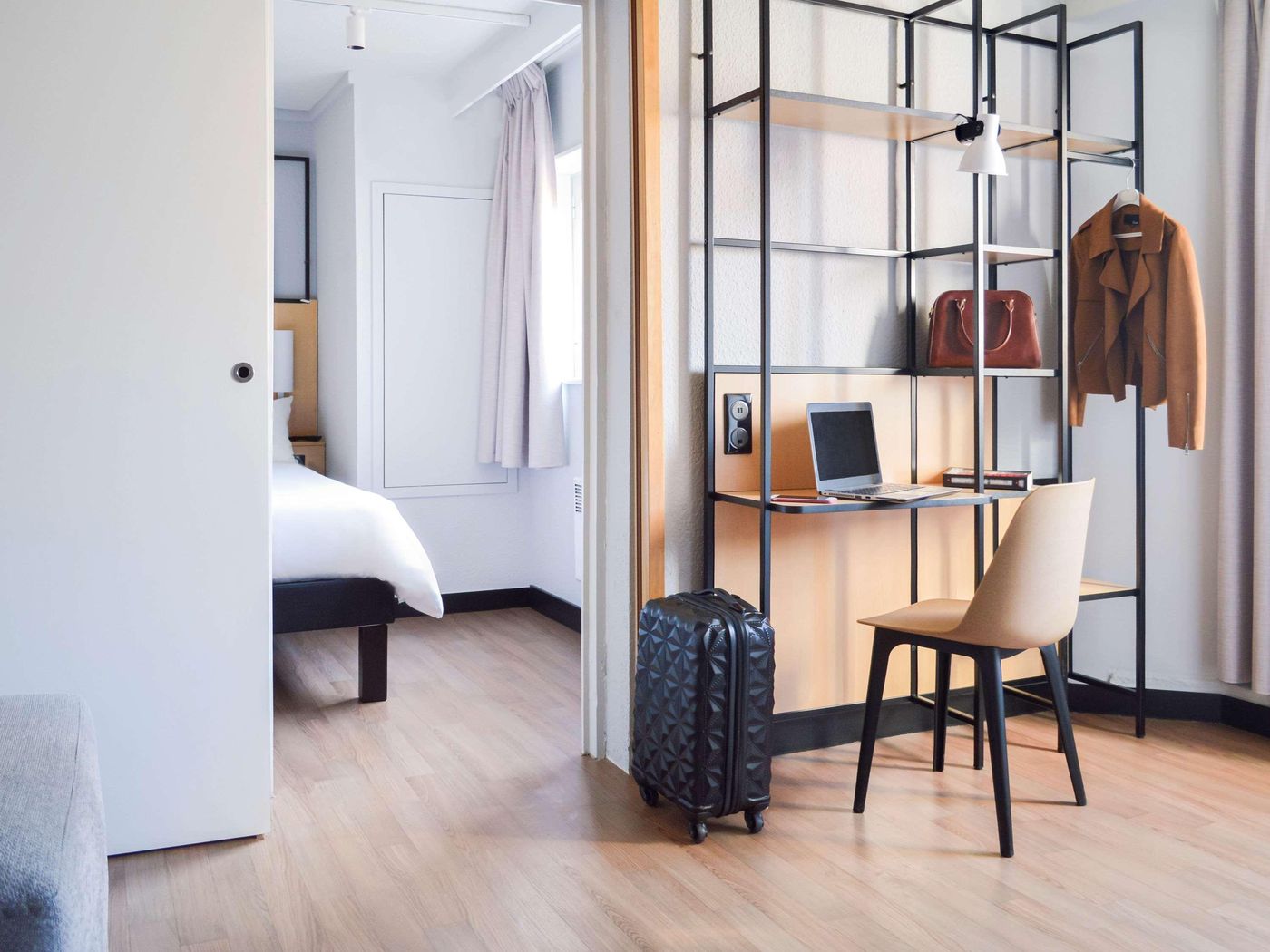 Ibis-Paris-Tour-Eiffel-Room-29