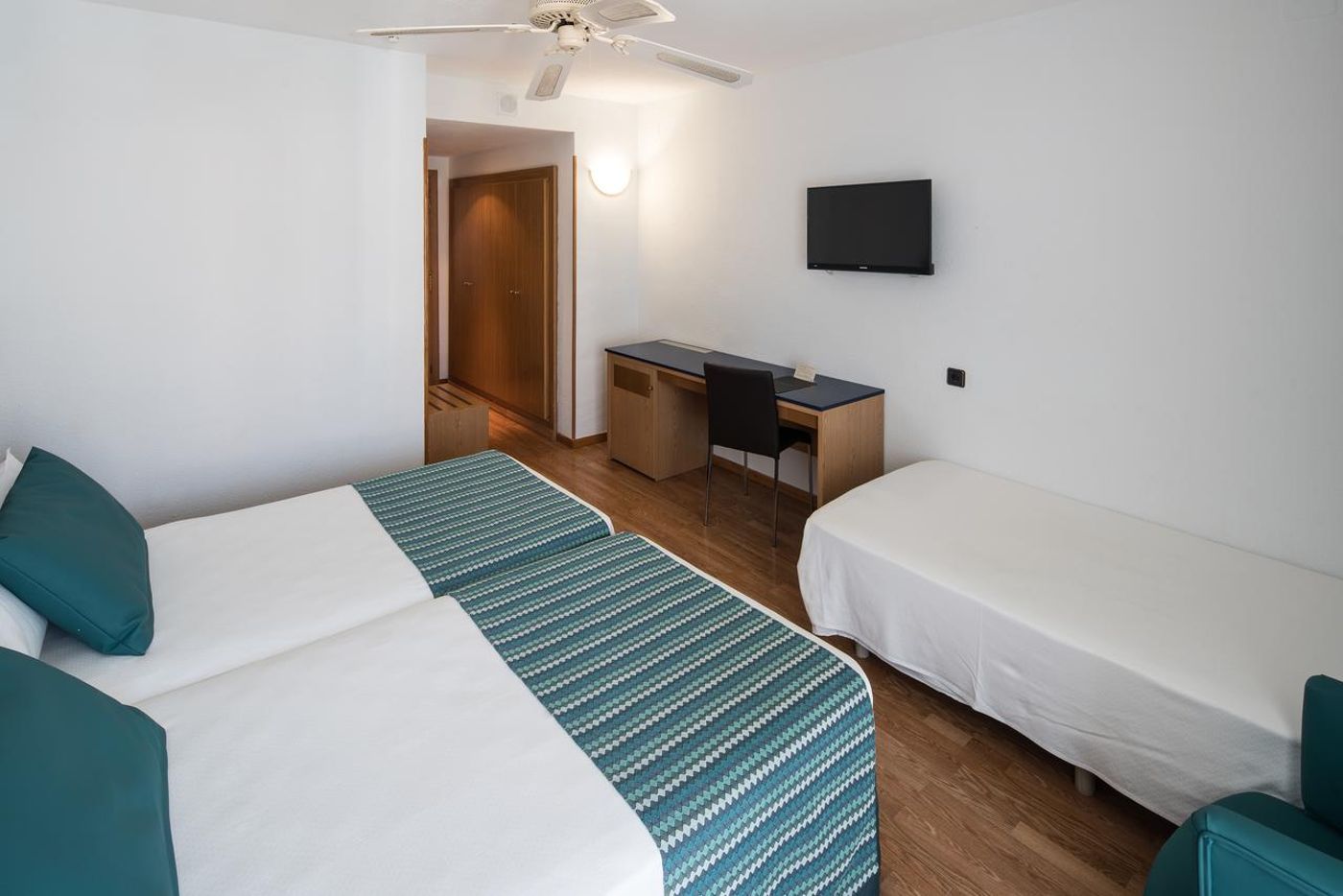 Catalonia-las-Vegas-Room-31