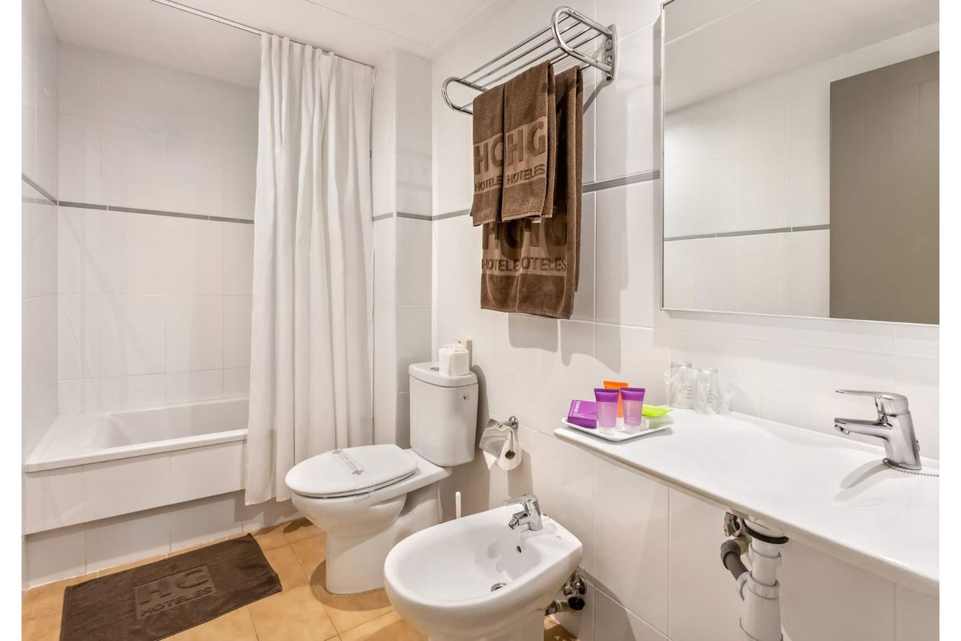 HG-Cristian-Sur-Room-26