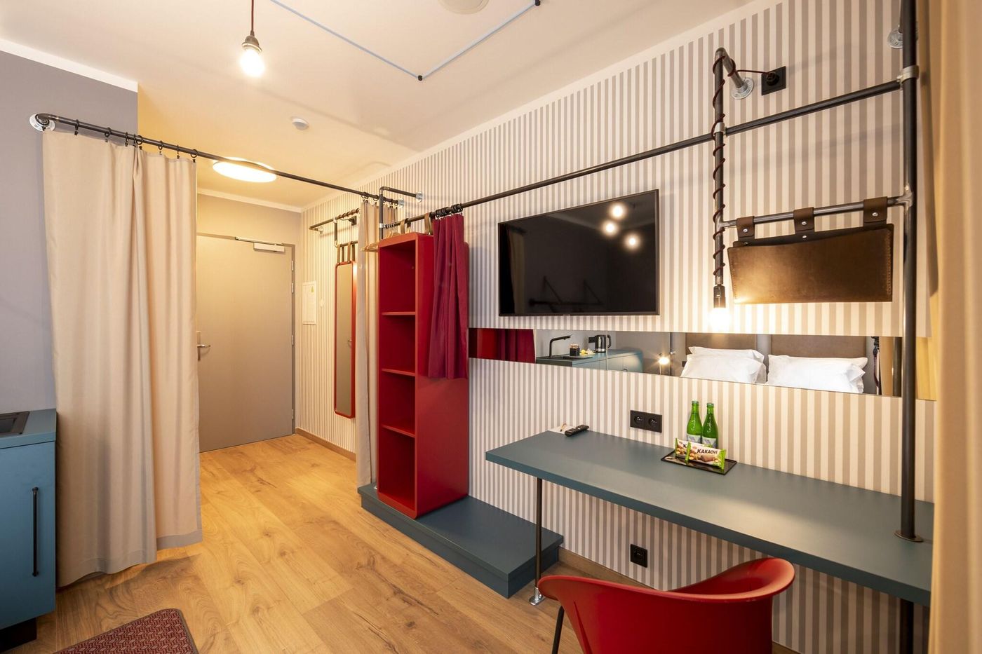 Miss-Sophie-s-Downtown-Room-37