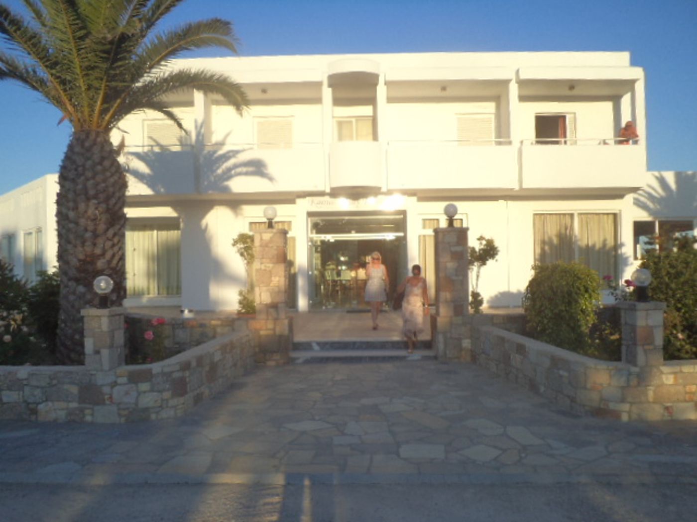 Kamari Bay Hotel