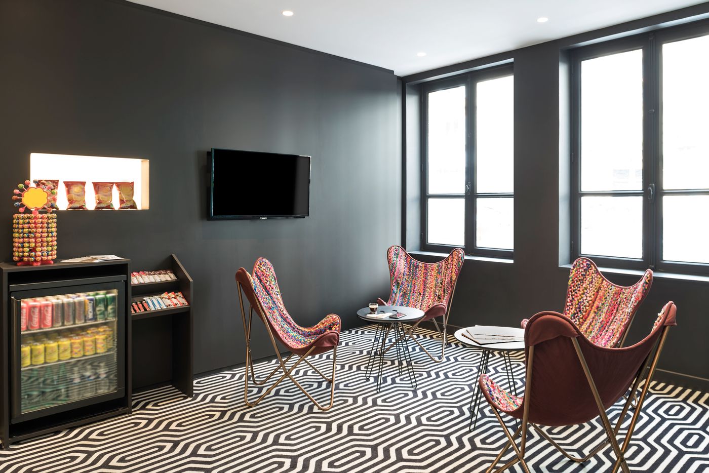 ibis-Styles-Paris-Gare-Saint-Lazare-Lobby-6