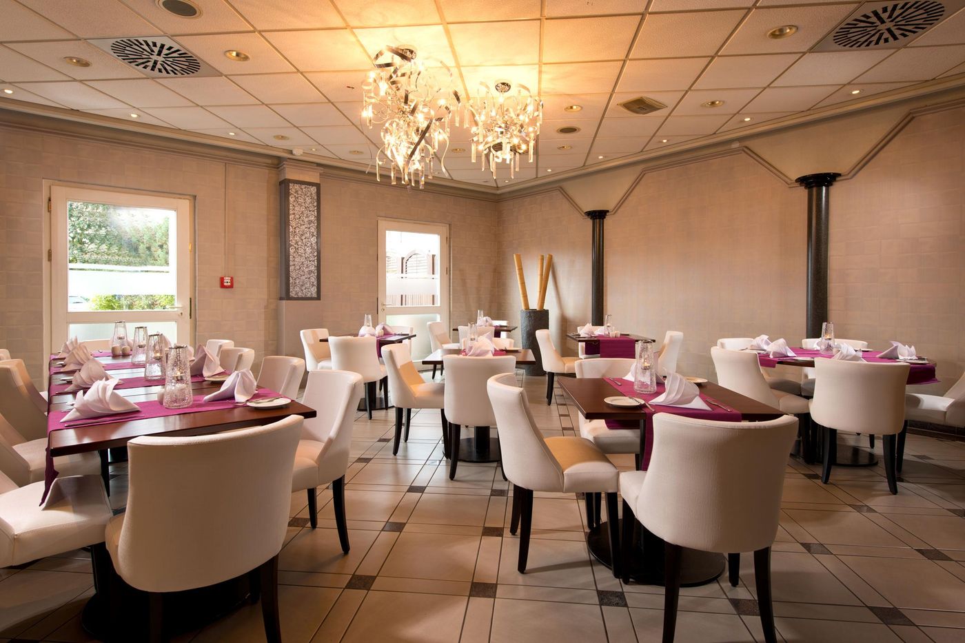 Leonardo-Hotel-Koln-Restaurant-35