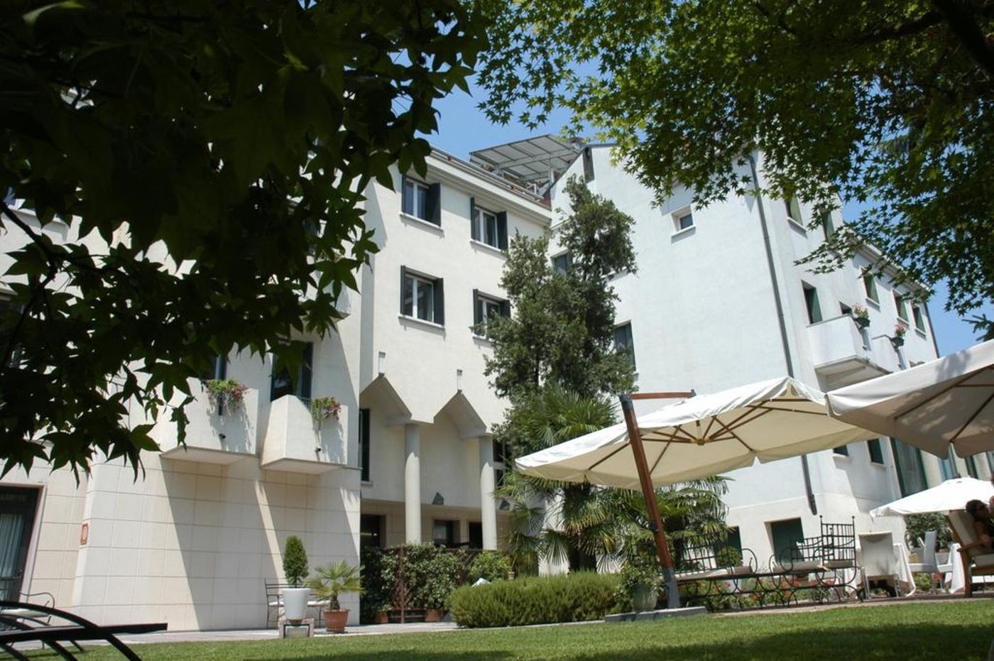 Ai-Pini-Park-Hotel-General-view-8