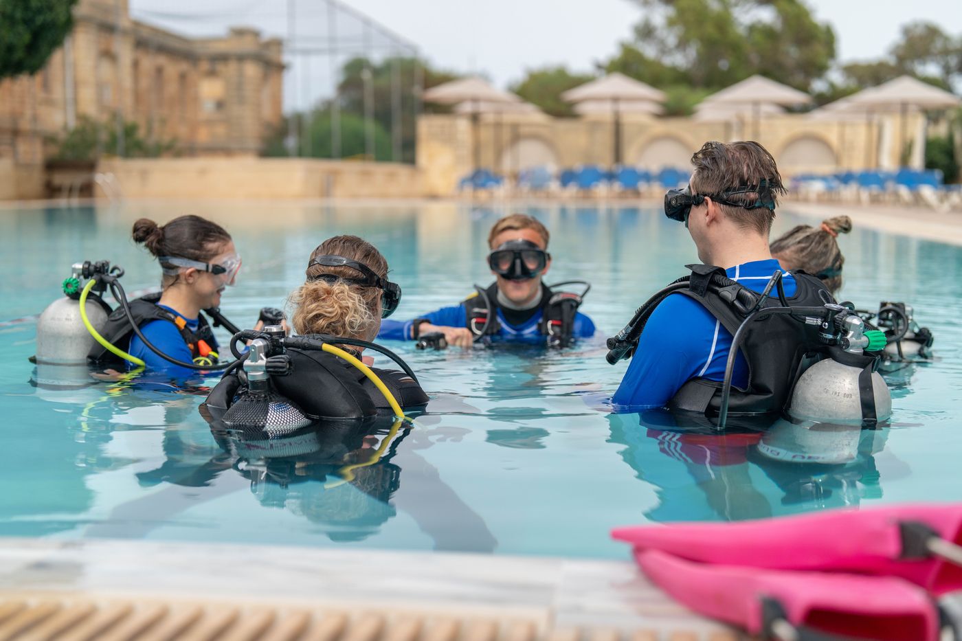 Sprachcaffe-International-Aparthotel-Pembroke-Pool-33