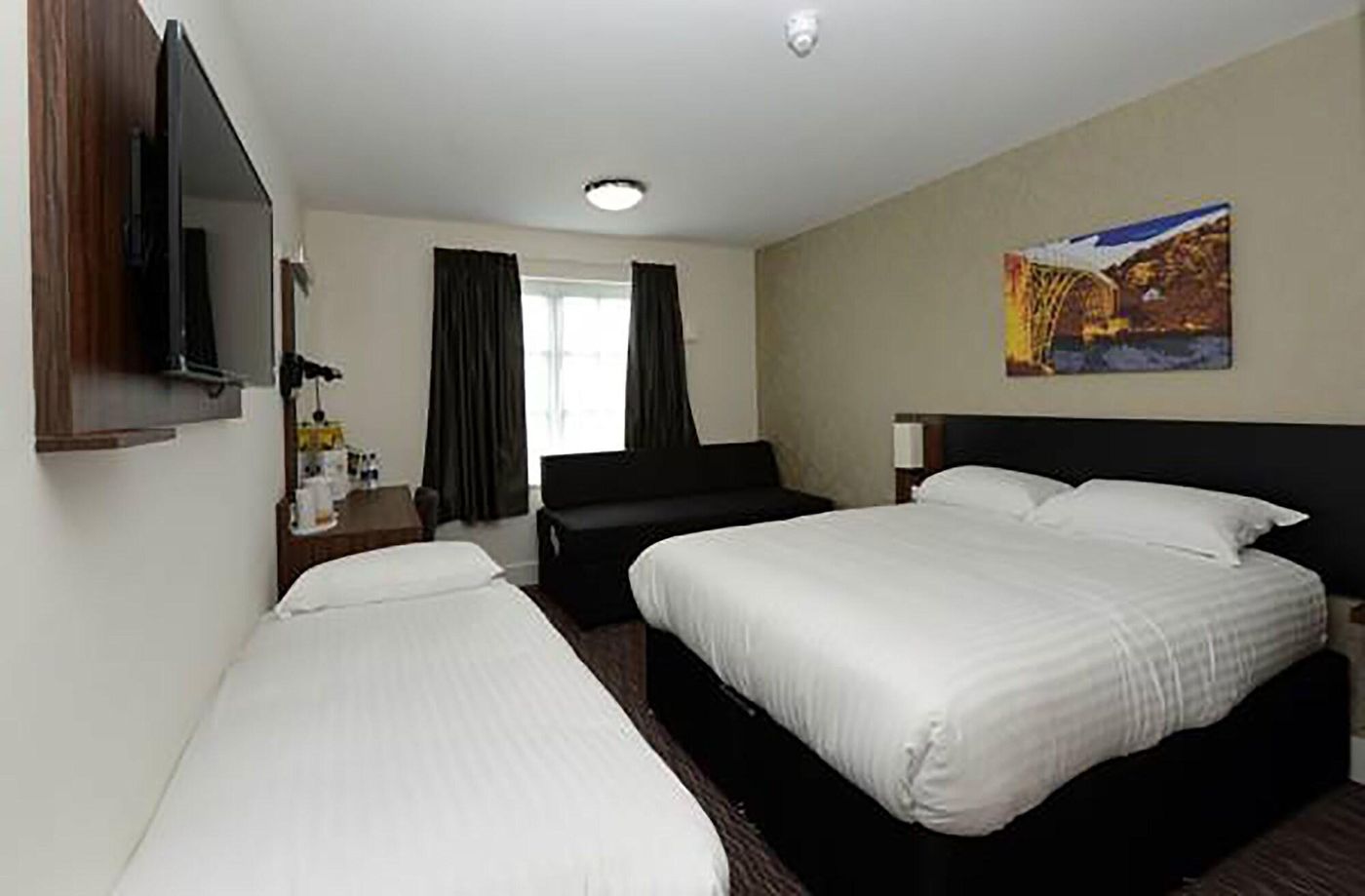 Raven's Cliff, Motherwell by Marston's Inns-United Kingdom-MOTHERWELL-Room-8
