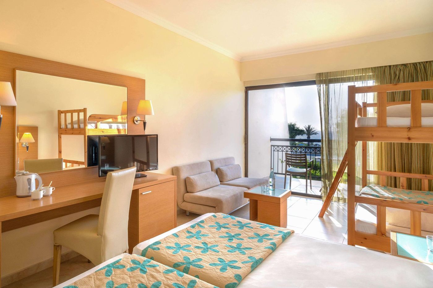 Smarline-Cosmopolitan-Room-37