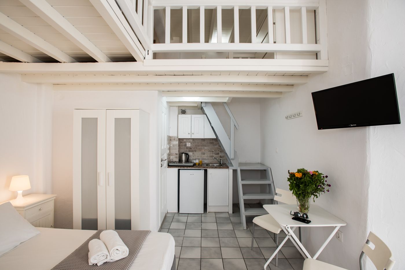 Madres-Houses-Room-7