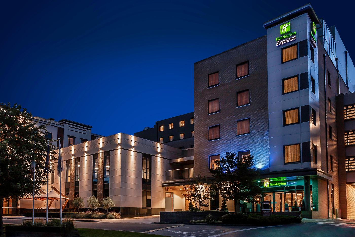 Holiday Inn Express Dublin Airport-Ireland-Dublin-General view-10