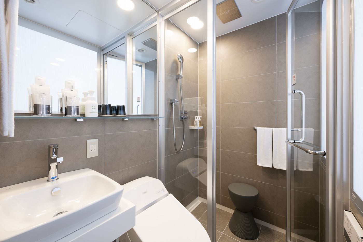 remm TOKYO KYOBASHI-Japan-Tokyo-Room-8