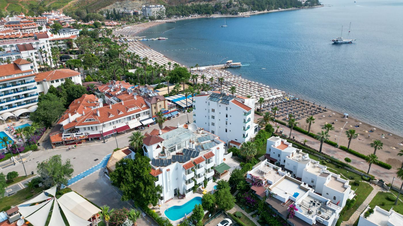 Contess by Faros Hotel 